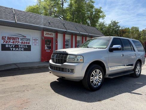 Used 2007 Lincoln Navigator 2WD image 1