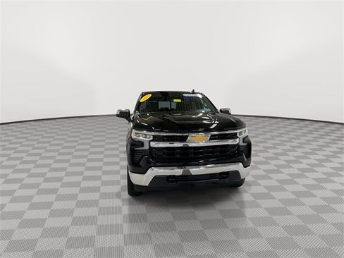 Certified 2025 Chevrolet Silverado 1500 LT w/ Convenience Package II image 3