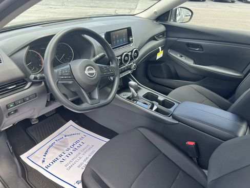 Used 2025 Nissan Sentra S image 14