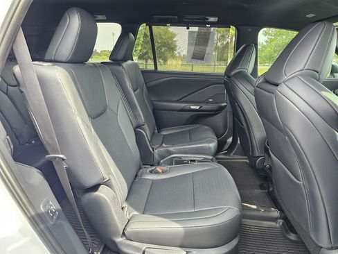 Used 2026 Lexus TX 500h AWD w/ Technology Package image 11