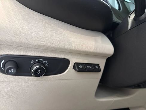 Used 2023 Buick Envision Avenir FWD image 21