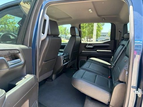 Used 2022 Chevrolet Silverado 1500 LTZ w/ Z71 Off-Road Package AWD/4WD image 16