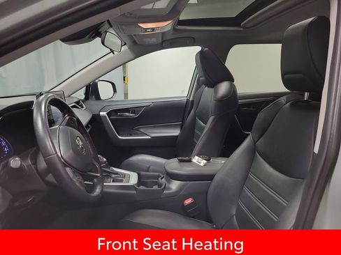 Used 2019 Toyota RAV4 XLE Premium w/ Cold Weather Package AWD/4WD image 12