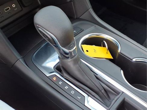 Used 2024 Chevrolet Equinox LT image 15