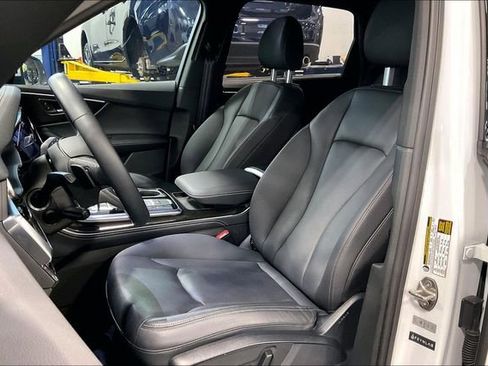 Certified 2025 Audi Q7 2.0T Premium Plus AWD/4WD image 25