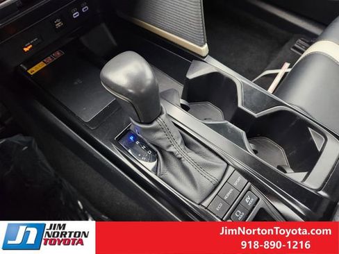 Used 2025 Toyota Camry SE image 22