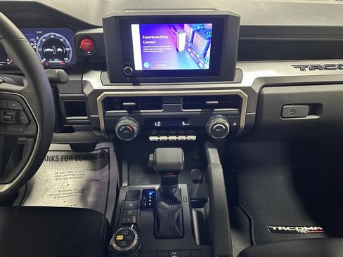 Used 2026 Toyota Tacoma TRD Off-Road AWD/4WD image 25
