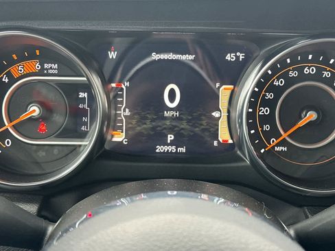 Used 2022 Jeep Wrangler Unlimited Sahara image 25