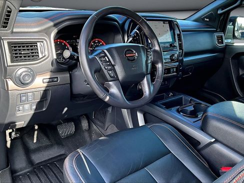 Used 2021 Nissan Titan PRO-4X w/ Pro-4x Convenience Package image 16