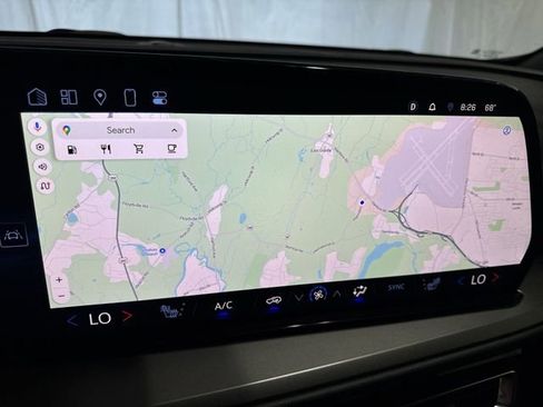 Used 2025 Chevrolet Traverse LT FWD image 18