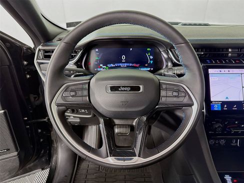 Used 2023 Jeep Grand Cherokee Trailhawk w/ Luxury Tech Group III AWD/4WD image 12