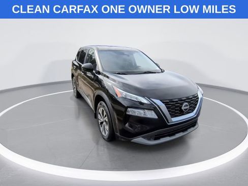 Used 2023 Nissan Rogue SV image 3