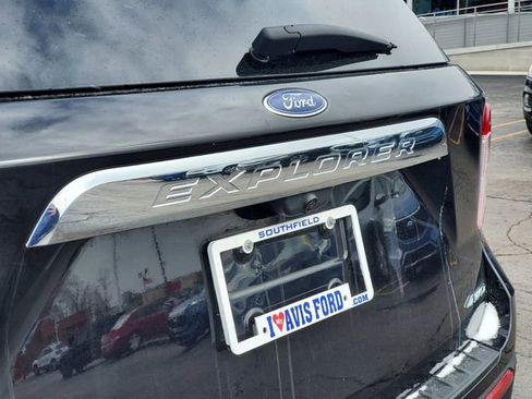 Used 2023 Ford Explorer XLT w/ Equipment Group 202A image 30