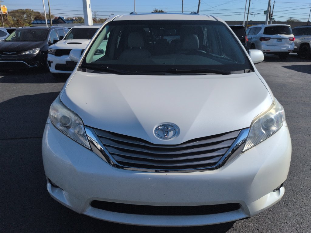 Used 2017 Toyota Sienna FWD image 8
