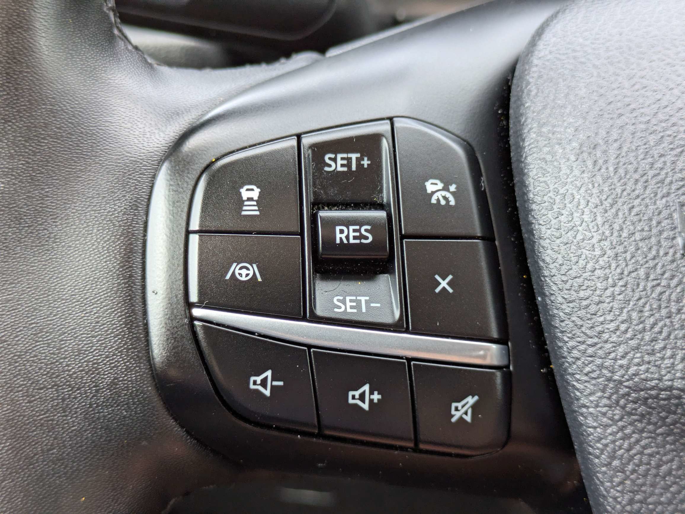 Used 2022 Ford Escape SE w/ SE Sport Appearance Package FWD image 25