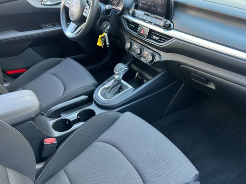 Used 2023 Kia Forte LXS w/ LXS Technology Package FWD image 17