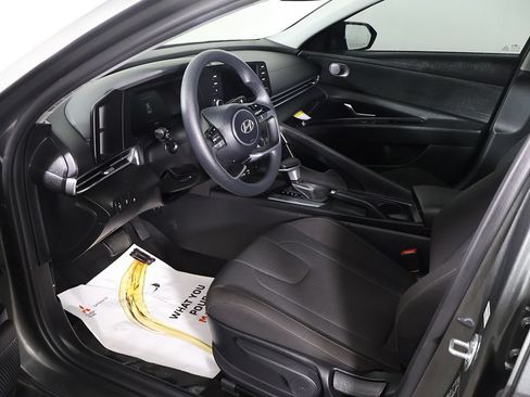 Used 2026 Hyundai Elantra SE w/ Cargo Package FWD image 21
