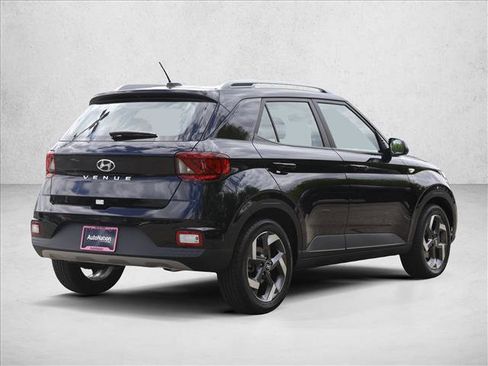Certified 2026 Hyundai Venue SEL FWD image 5
