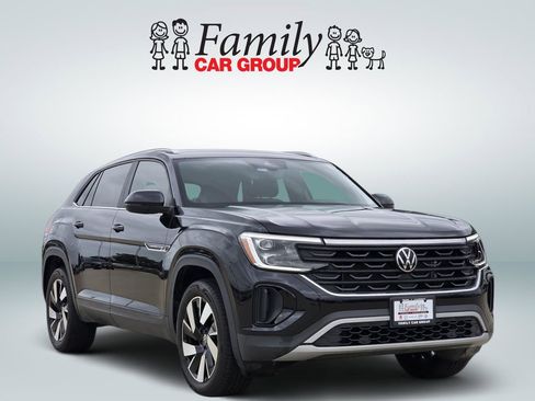 Used 2024 Volkswagen Atlas Cross Sport SE FWD image 2