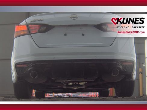 Used 2025 Nissan Altima 2.5 SR image 20