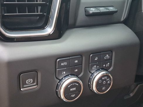Used 2024 GMC Sierra 2500 Denali Ultimate AWD/4WD image 30