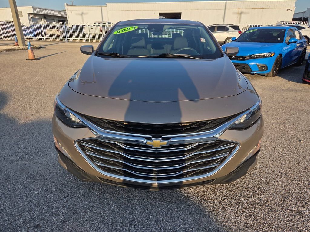Used 2023 Chevrolet Malibu LT w/ Driver Confidence Package FWD image 5