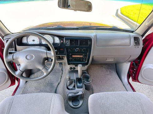 Used 2004 Toyota Tacoma 4x4 Xtracab w/ SR5 Pkg image 13