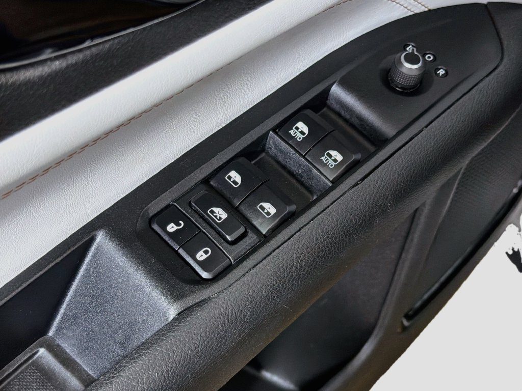 Used 2024 Jeep Compass Limited AWD/4WD image 18