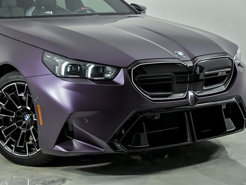 Used 2026 BMW M5 w/ Executive Package AWD/4WD image 2