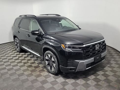 New 2026 Honda Pilot Touring image 2