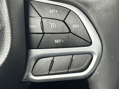 Used 2023 Chrysler 300 Touring L w/ Popular Equipment Group RWD image 19
