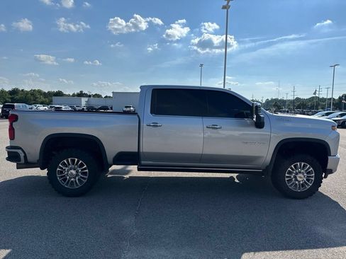 Used 2022 Chevrolet Silverado 2500 High Country w/ Z71 Off-Road Package AWD/4WD image 4
