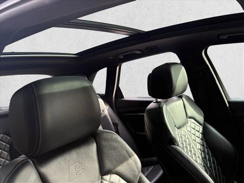 Used 2020 Audi SQ5 Premium Plus w/ Premium Plus Package image 22