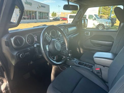 Used 2019 Jeep Wrangler Sport AWD/4WD image 11