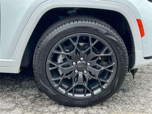 Certified 2024 Jeep Grand Cherokee L Summit image 8
