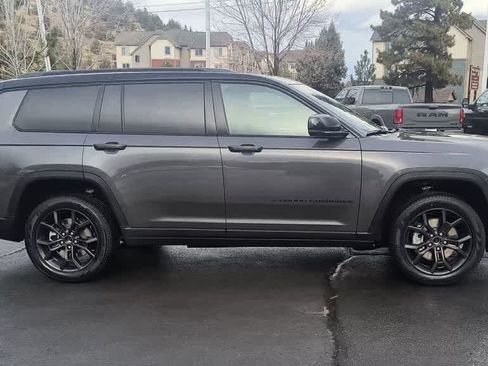 New 2025 Jeep Grand Cherokee L Limited w/ Trailer Tow Package image 2