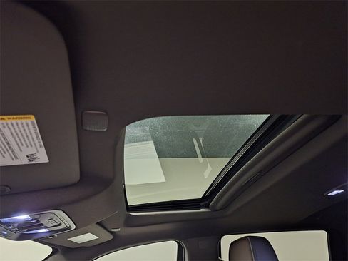 Used 2022 GMC Sierra 1500 Denali w/ Technology Package image 15