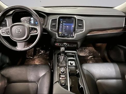 Used 2019 Volvo XC90 T5 Momentum w/ Multimedia Package AWD/4WD image 18