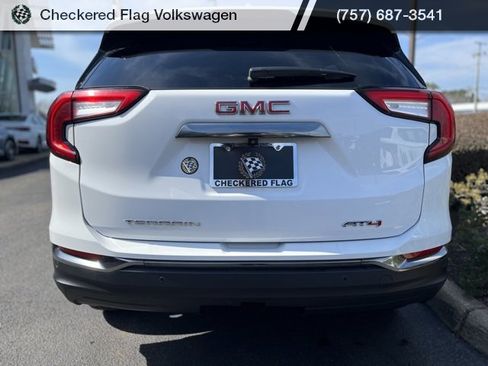 Used 2024 GMC Terrain AT4 image 10