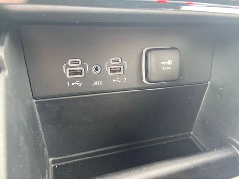 Used 2025 Jeep Grand Cherokee L Limited w/ Black Appearance Package image 37