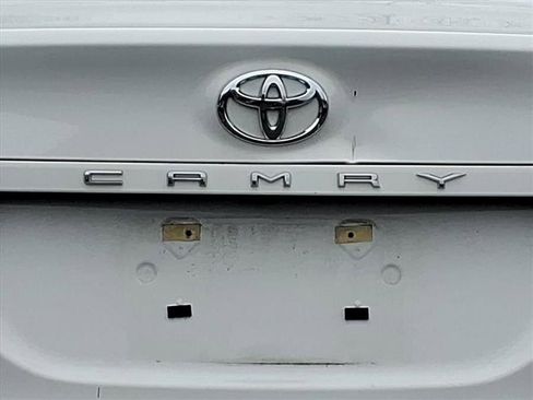 Used 2022 Toyota Camry LE image 12