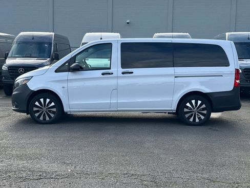 Used 2023 Mercedes-Benz Metris Passenger image 7