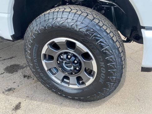 Used 2023 Ford F250 Platinum w/ Tremor Off-Road Package AWD/4WD image 39