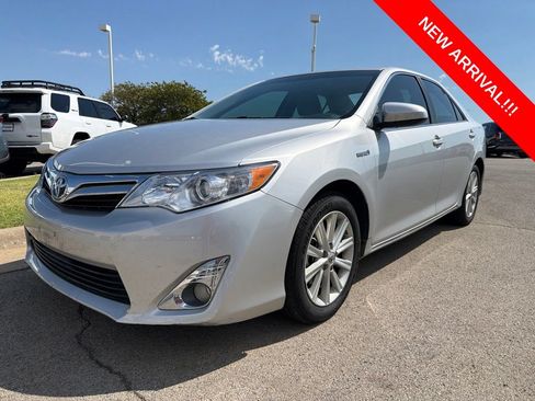 Used 2012 Toyota Camry XLE w/ Convenience Pkg FWD image 1