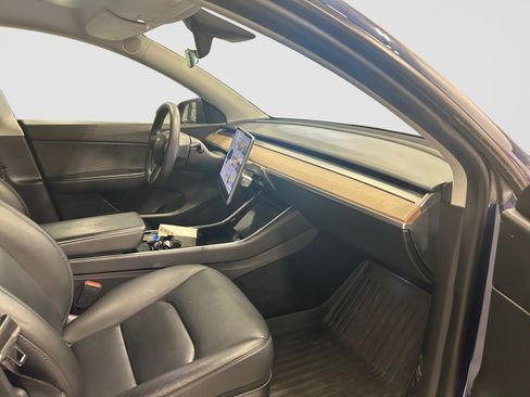 Used 2021 Tesla Model Y Long Range AWD/4WD image 18