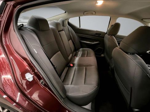 Used 2024 Nissan Altima 2.5 SV FWD image 25