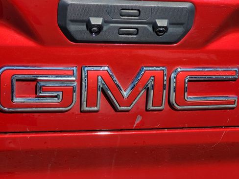 Used 2024 GMC Sierra 2500 SLT w/ SLT Premium Package image 11