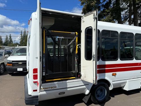 Used 2016 Ford E-450 and Econoline 450 Super Duty w/ Shuttle Bus Prep Package RWD image 22