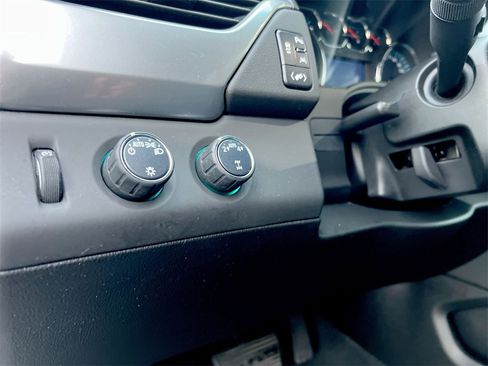 Used 2019 Chevrolet Suburban LT image 15