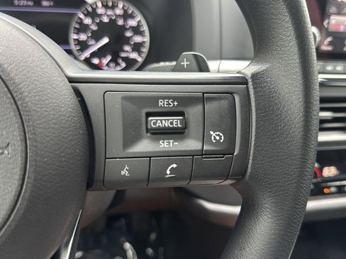 Used 2024 Nissan Pathfinder S AWD/4WD image 31